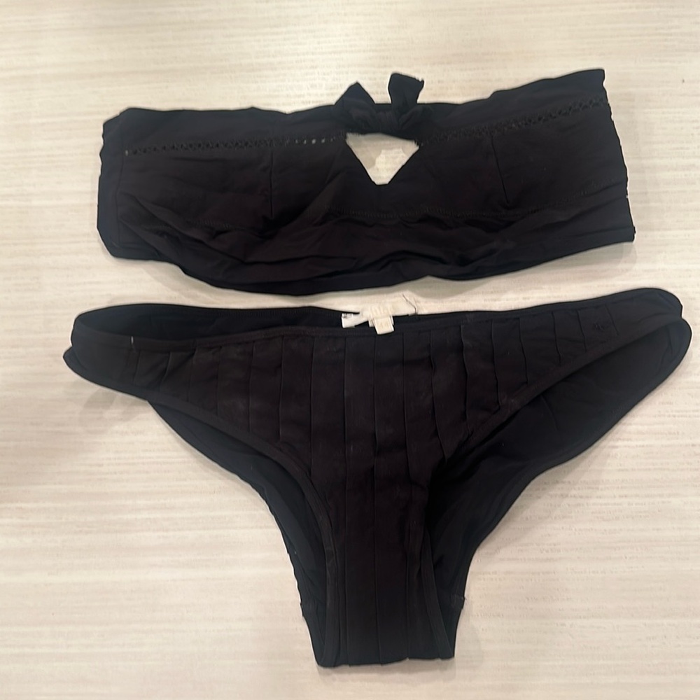 Black strapless Chloe bikini. Great condition. Has a Chloe buckle in the back.
